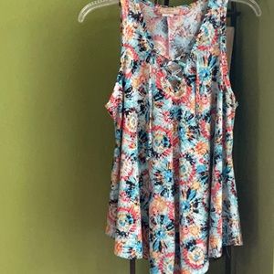 💖Cest Le Vie “That’s Life” sleeveless V-neck top with lacing flared top